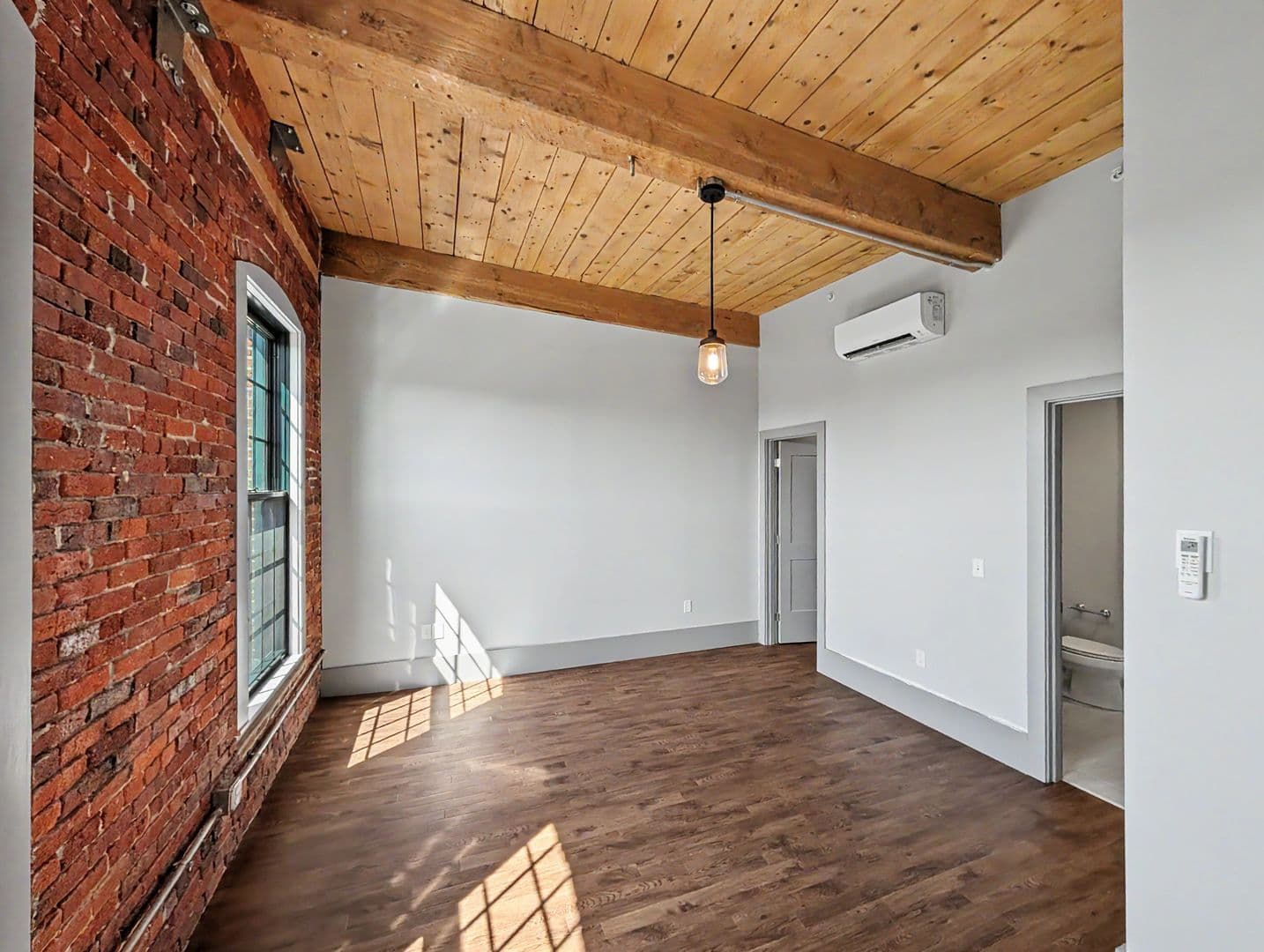 Worcester Apartment: 90 Grove Street