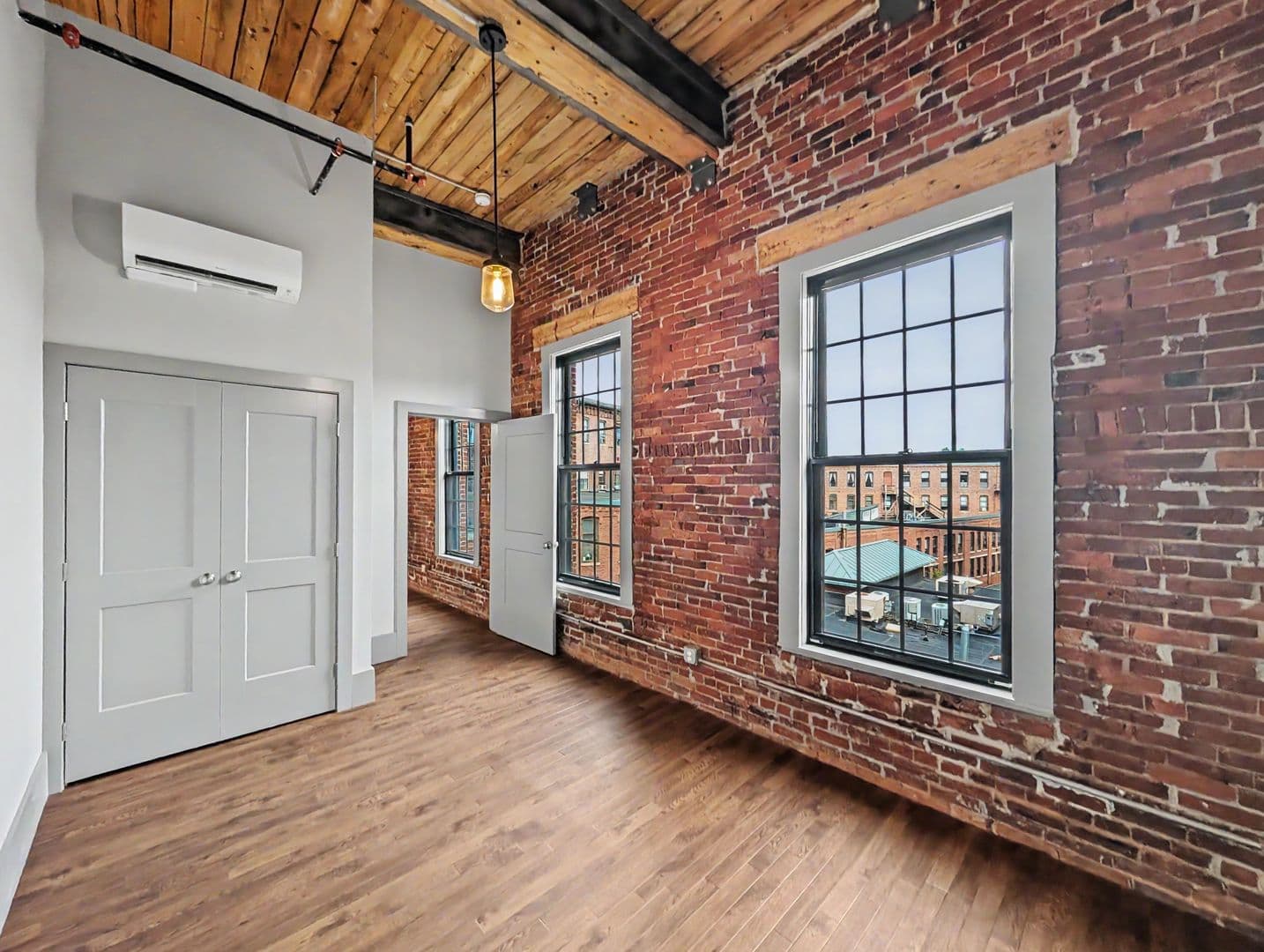 Worcester Apartment: 90 Grove Street