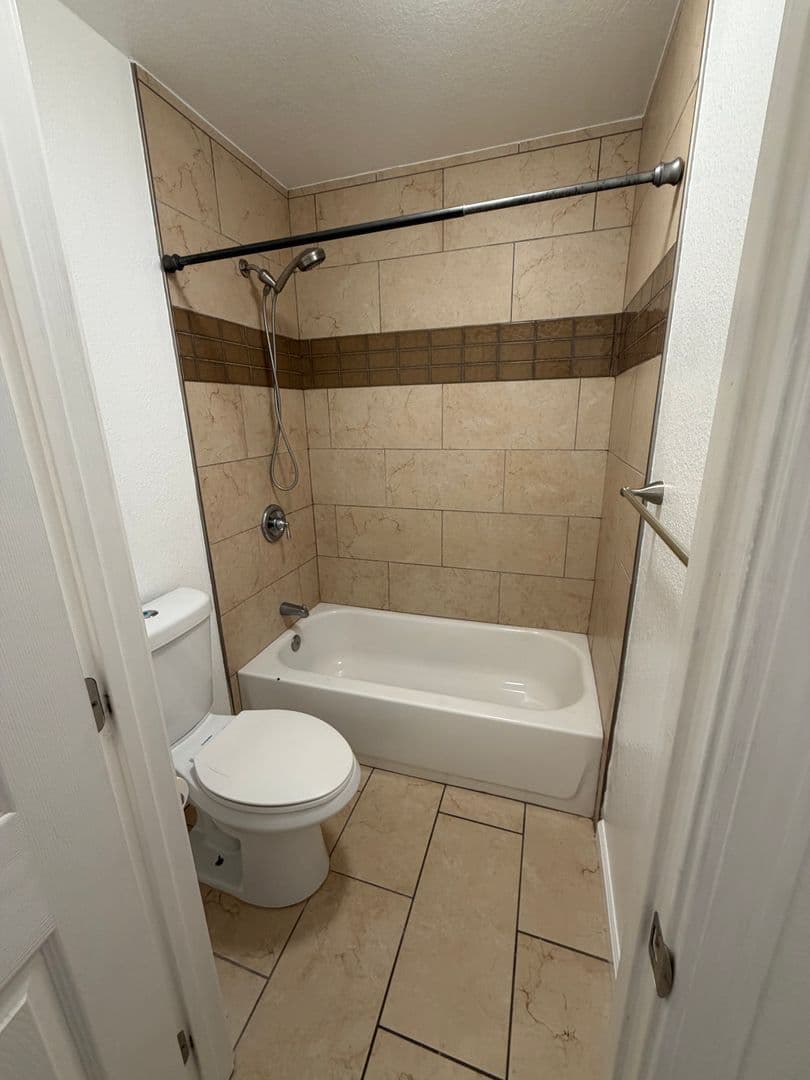 Sacramento House: 8492 Hermitage Way