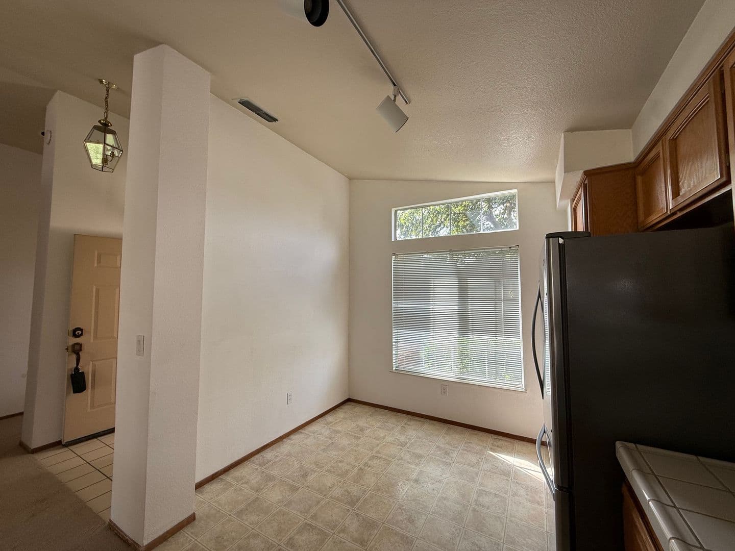 Elk Grove House: 6415 Shasta Creek Way