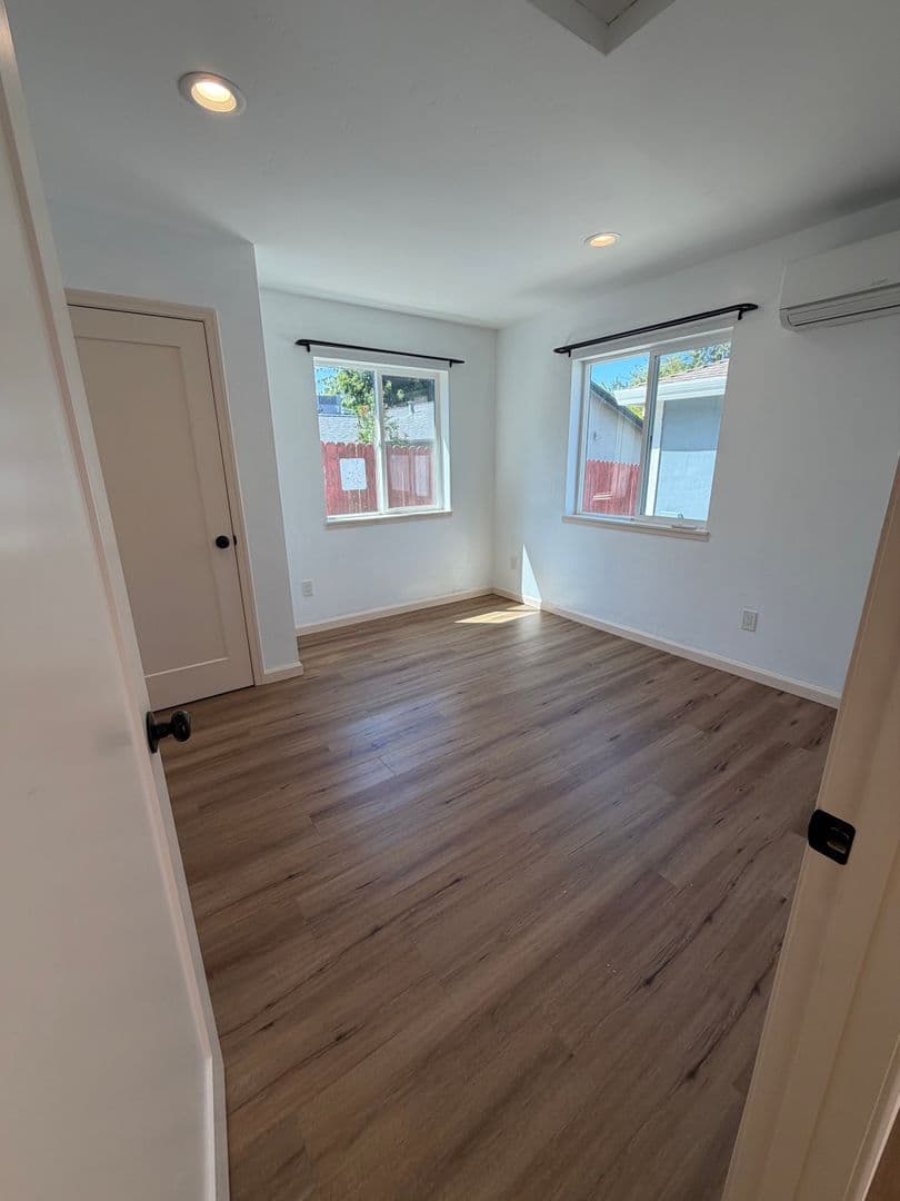 Fair Oaks House: 7210 Zelinda Drive