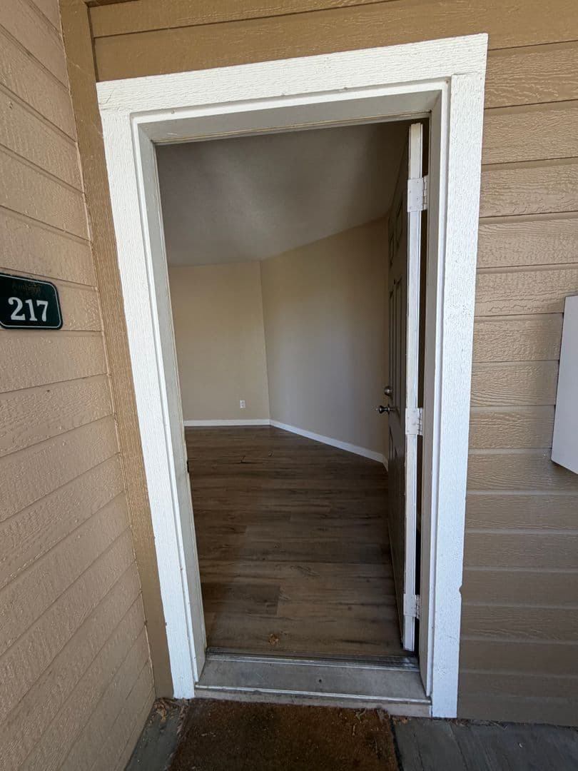 Sacramento House: 1019 Dornajo Way #217