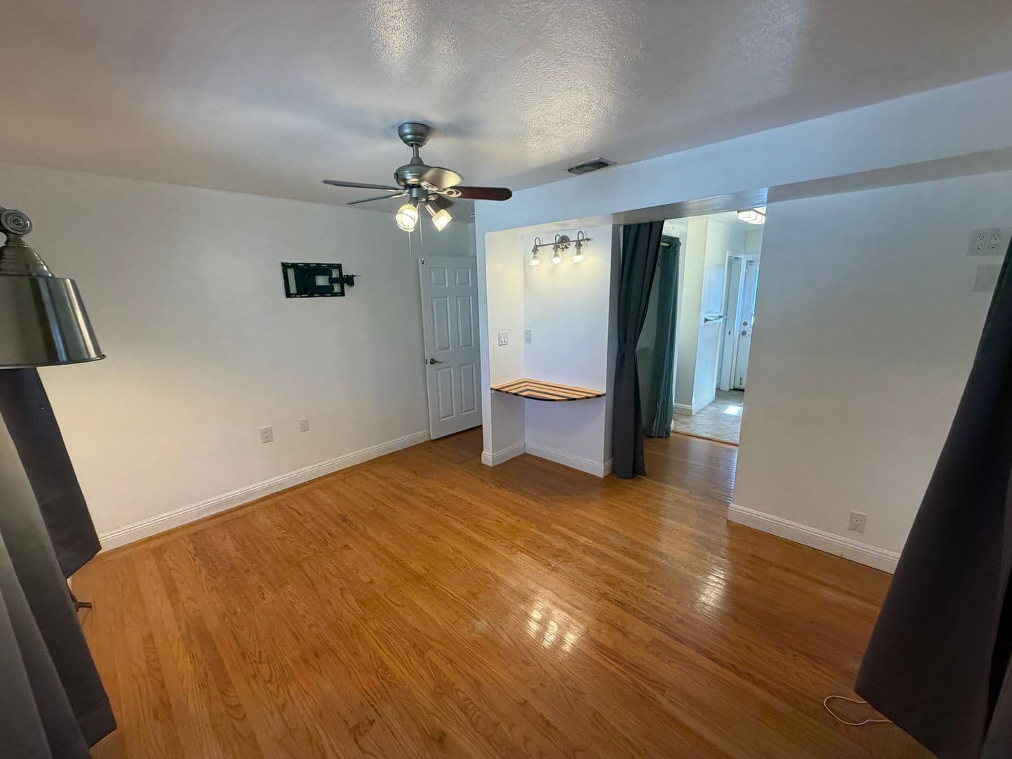 Fair Oaks House: 7210 Zelinda Drive