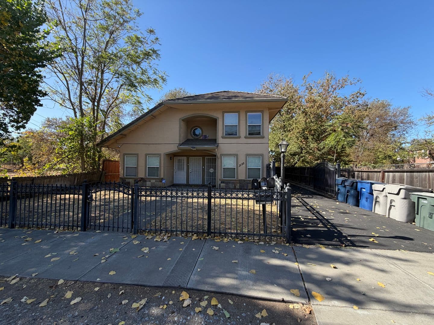 Sacramento Apartment: 3135 Academy Way