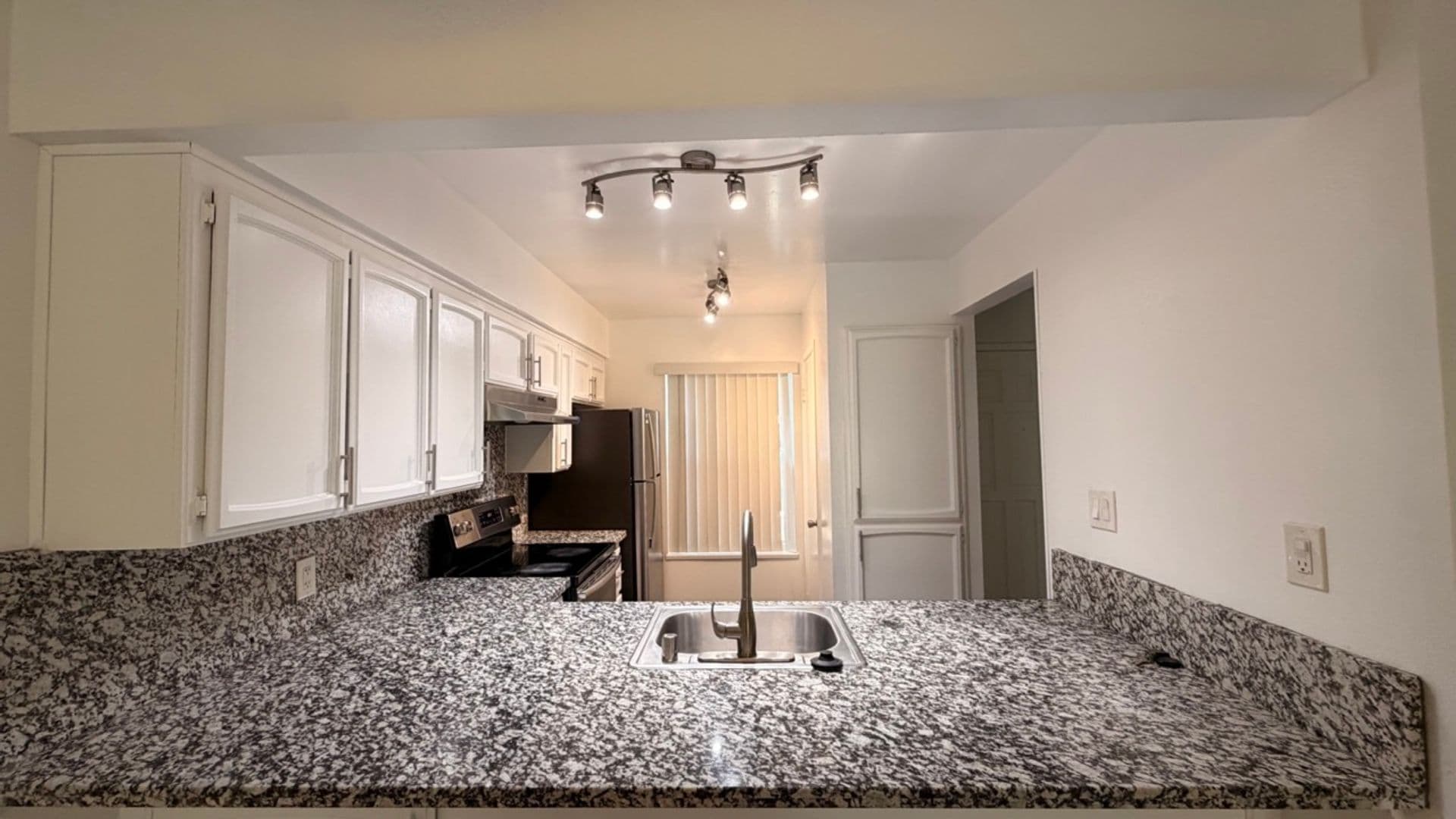 Carmichael Apartment: 5840 Fair Oaks Blvd #5
