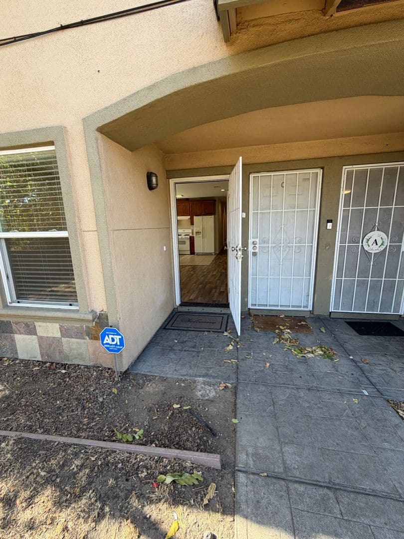 Sacramento Apartment: 3135 Academy Way