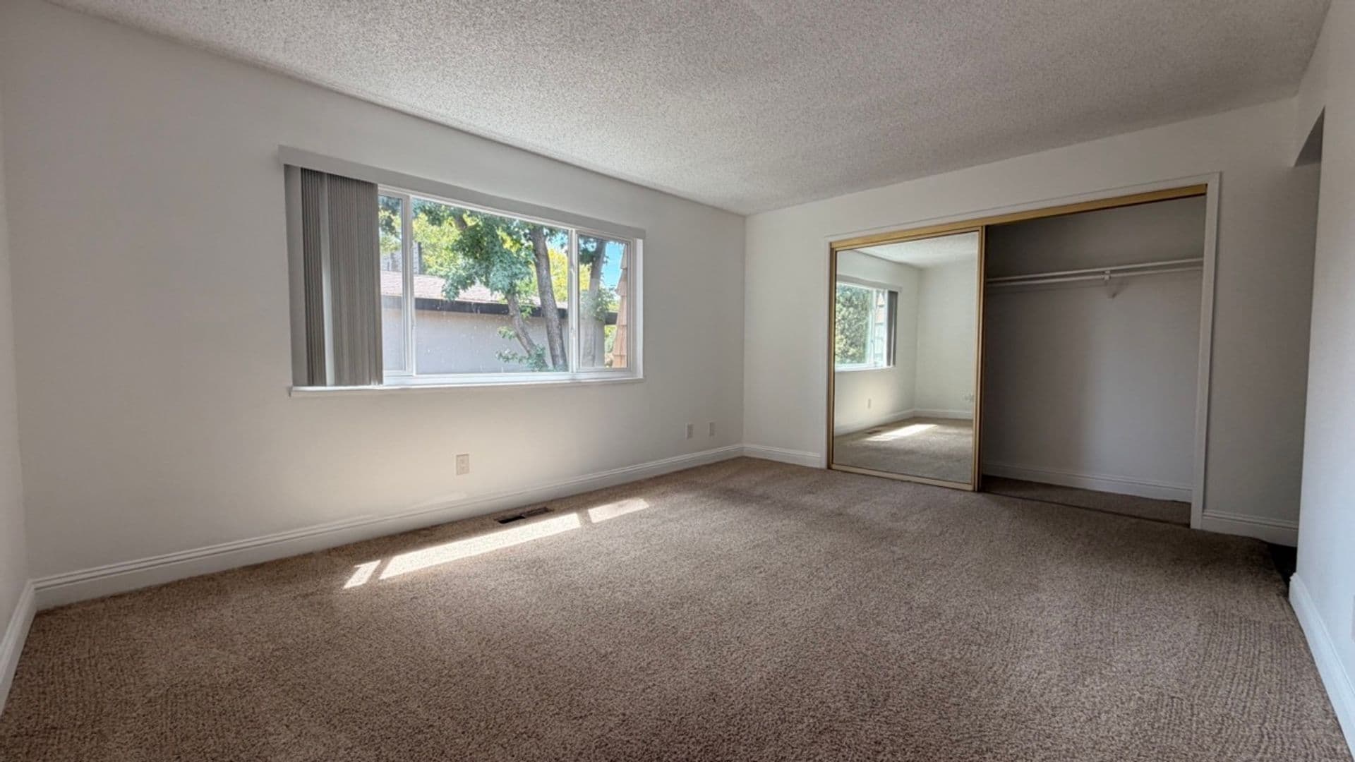 Carmichael Apartment: 5840 Fair Oaks Blvd #5