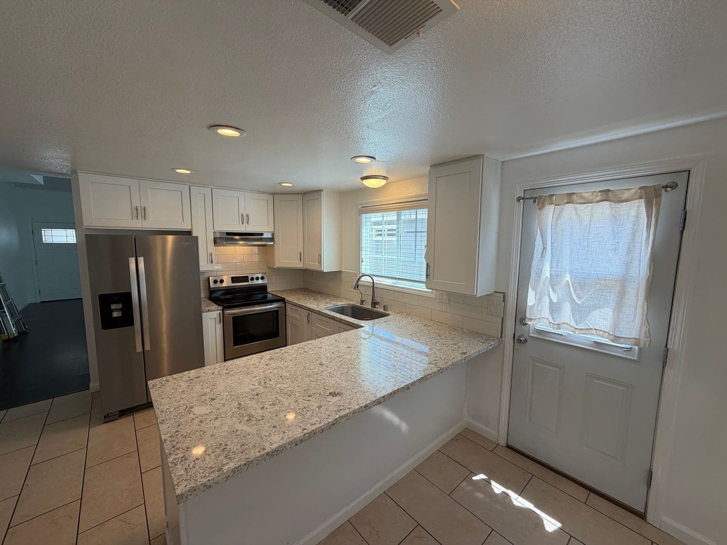 Sacramento House: 8492 Hermitage Way