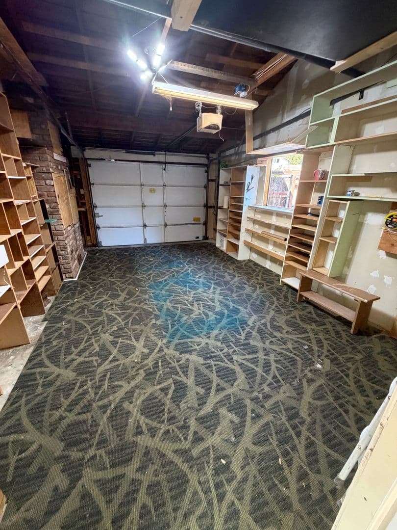 Fair Oaks House: 7210 Zelinda Drive