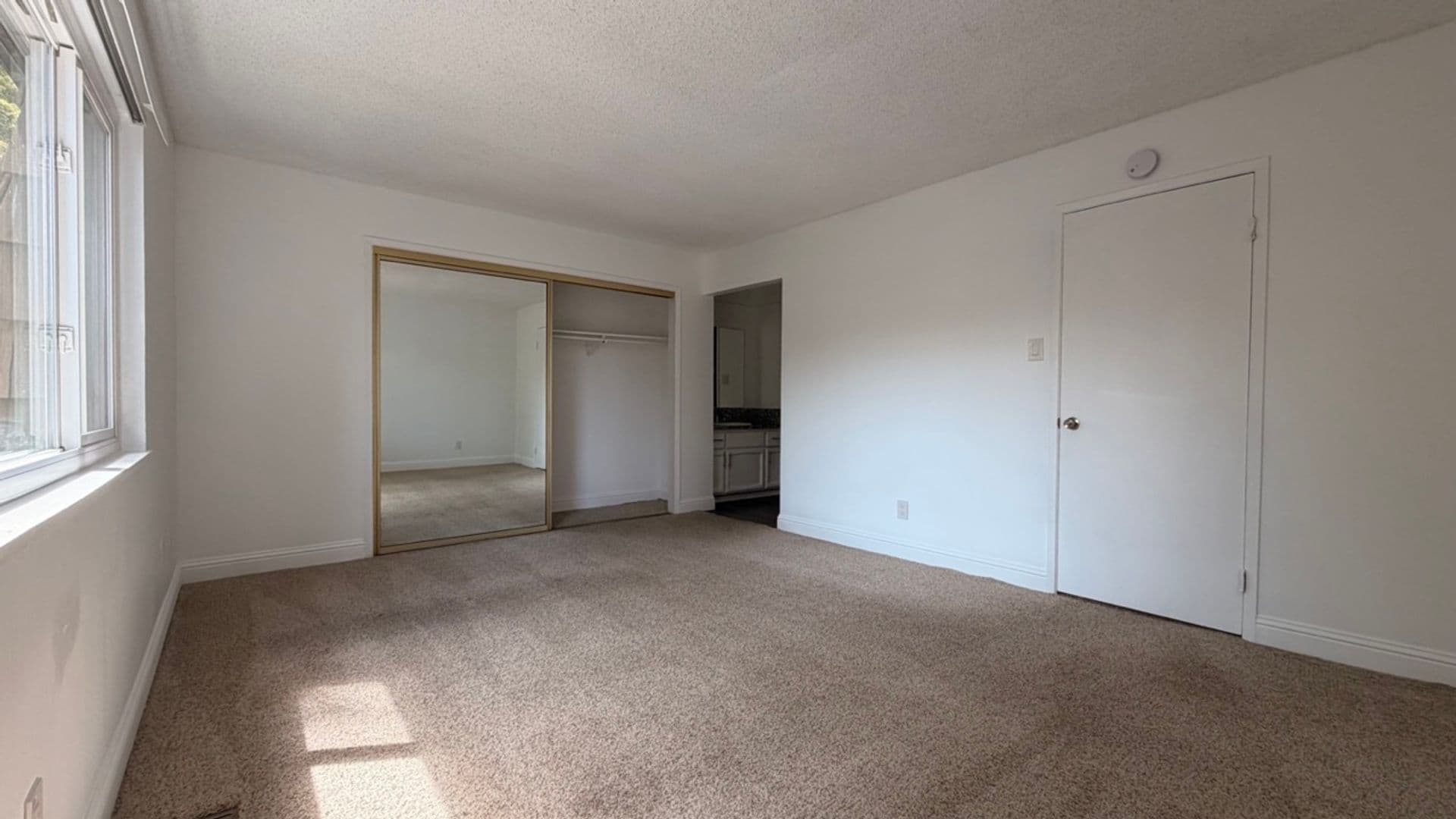 Carmichael Apartment: 5840 Fair Oaks Blvd #5