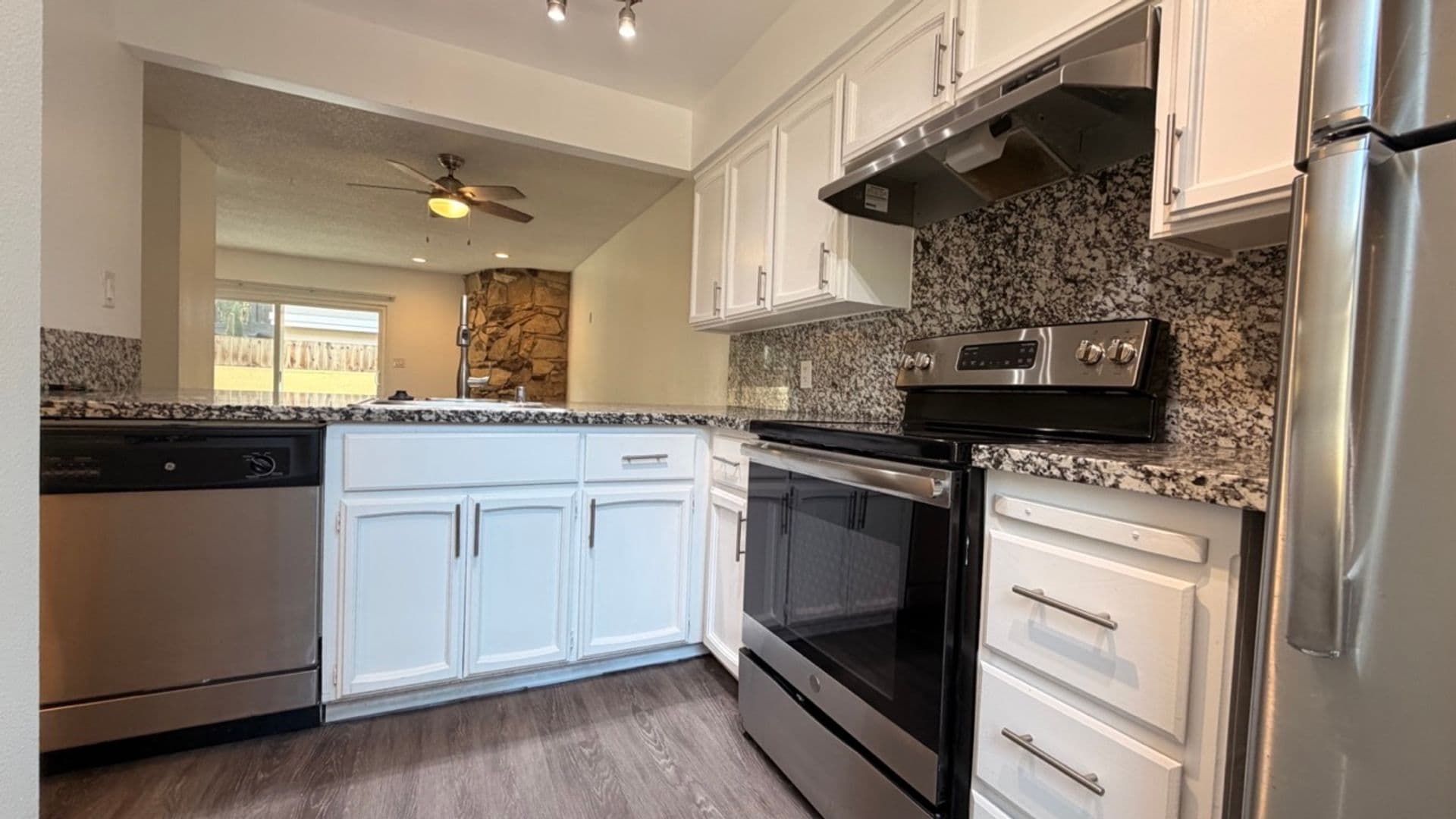 Carmichael Apartment: 5840 Fair Oaks Blvd #5