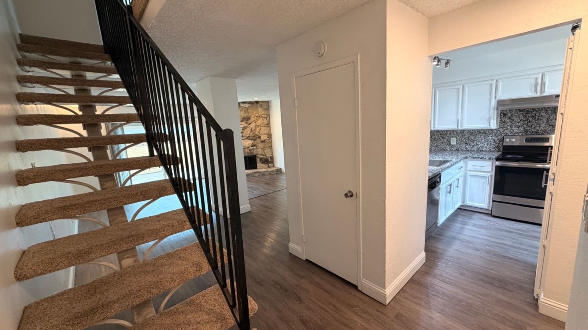 Carmichael Apartment: 5840 Fair Oaks Blvd #5