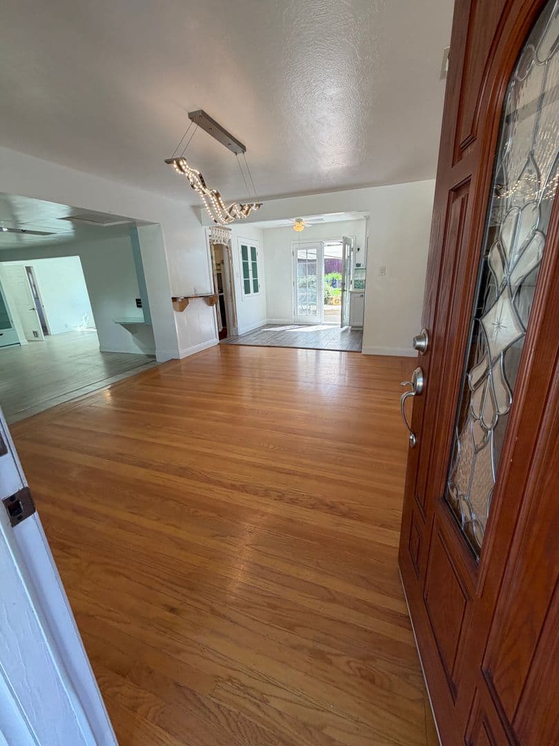 Fair Oaks House: 7210 Zelinda Drive