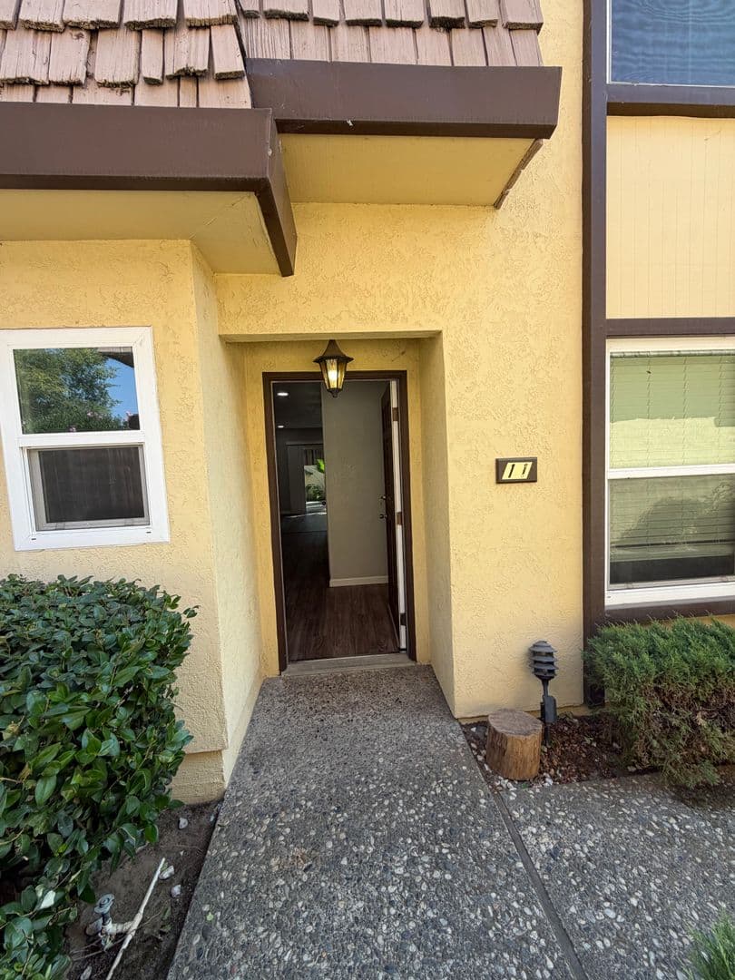 Carmichael Apartment: 5840 Fair Oaks Blvd #11