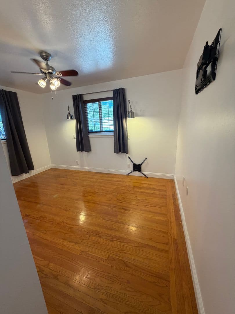 Fair Oaks House: 7210 Zelinda Drive