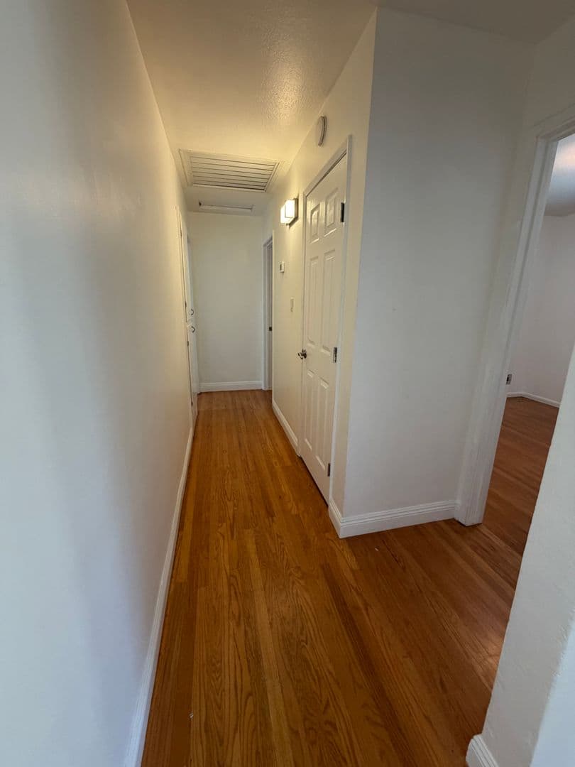 Fair Oaks House: 7210 Zelinda Drive