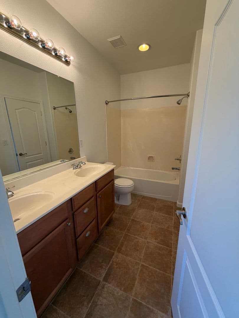 Sacramento House: 3019 Palmate Way