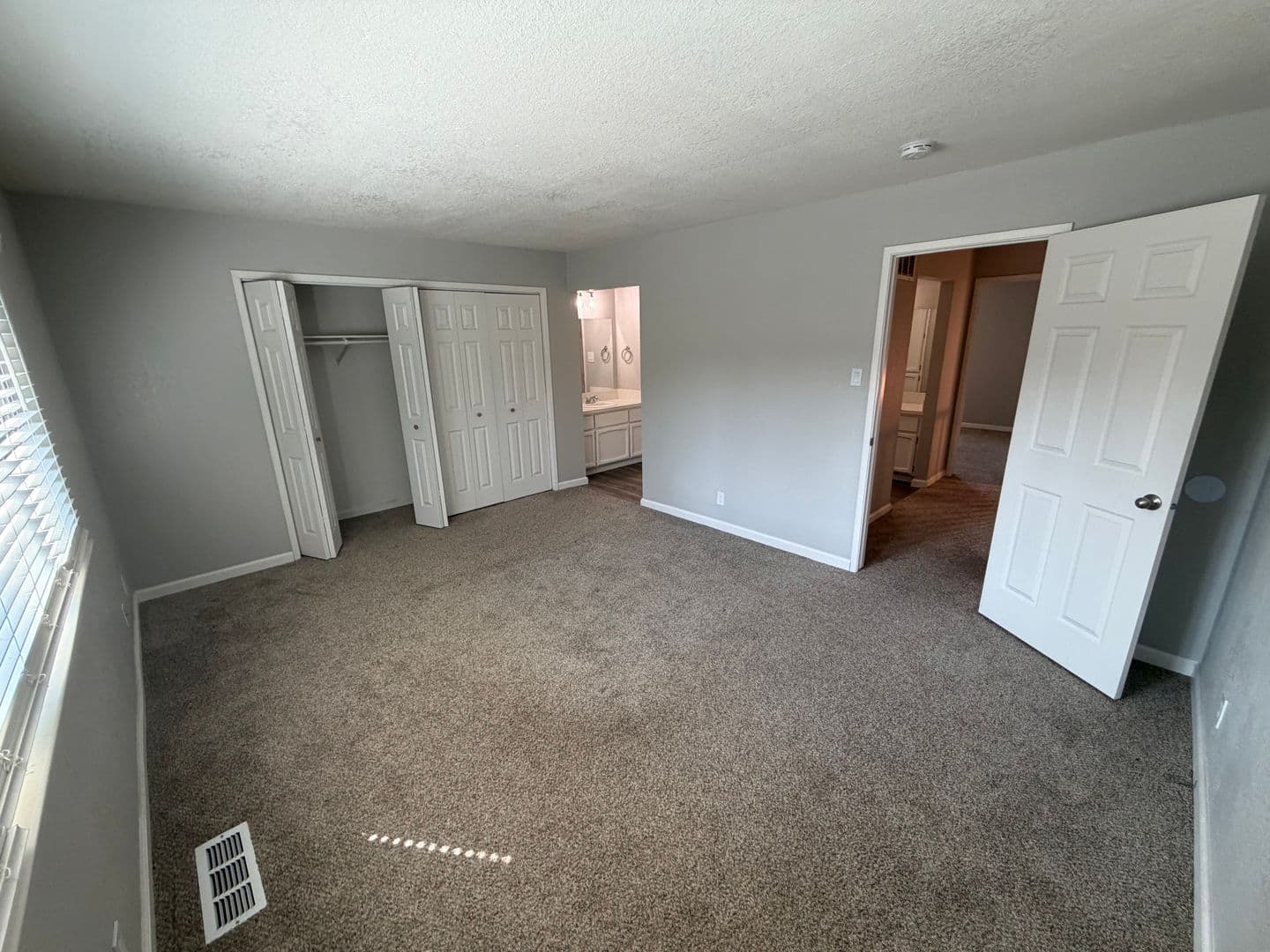 Carmichael Apartment: 5840 Fair Oaks Blvd #11