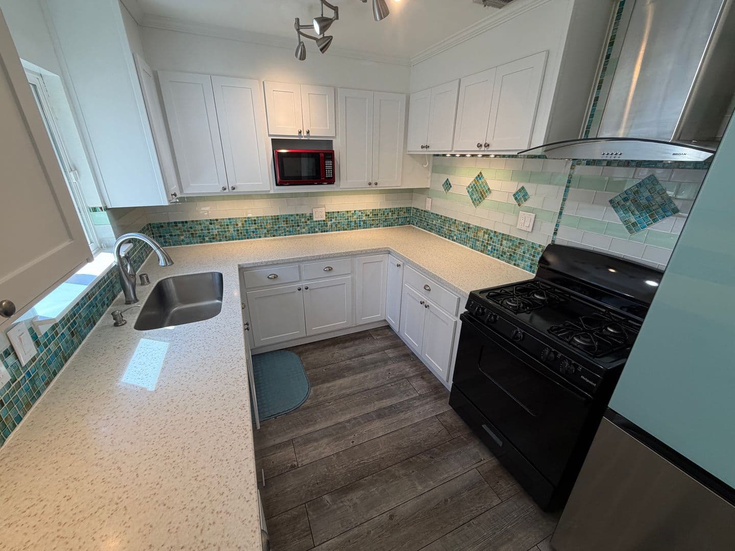 Fair Oaks House: 7210 Zelinda Drive