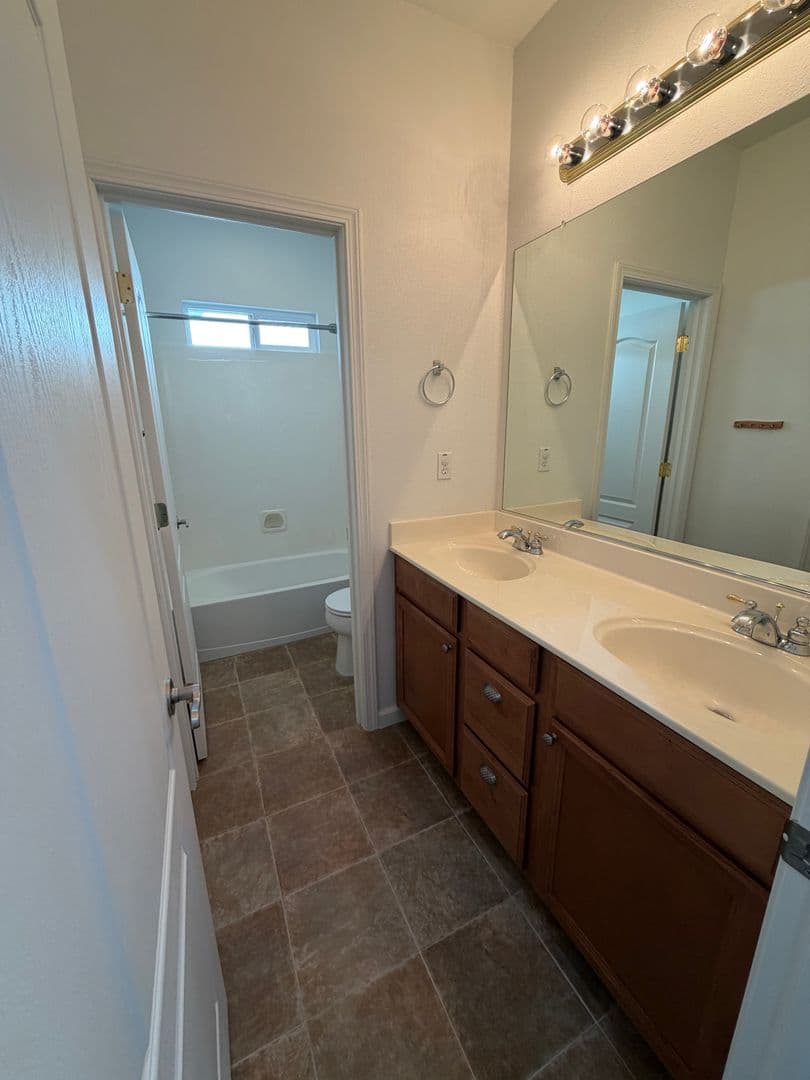 Sacramento House: 3019 Palmate Way
