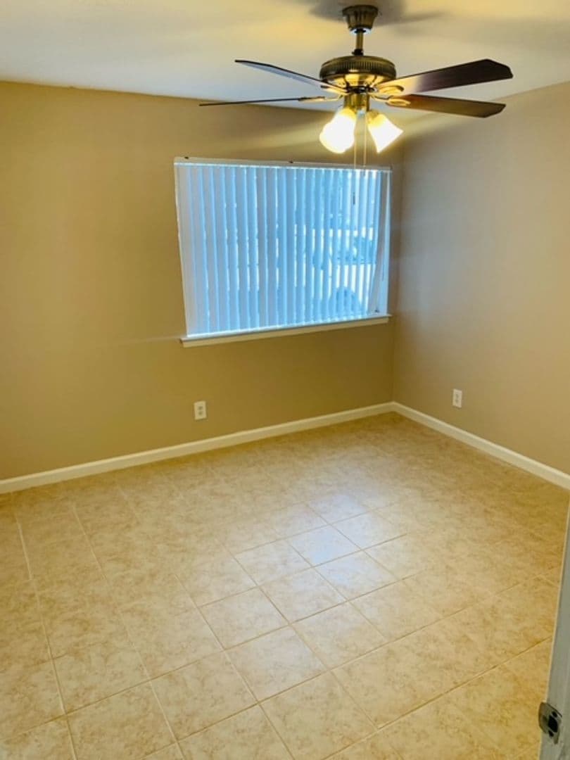 Dallas Apartment: 9874 Dale Crest Dr