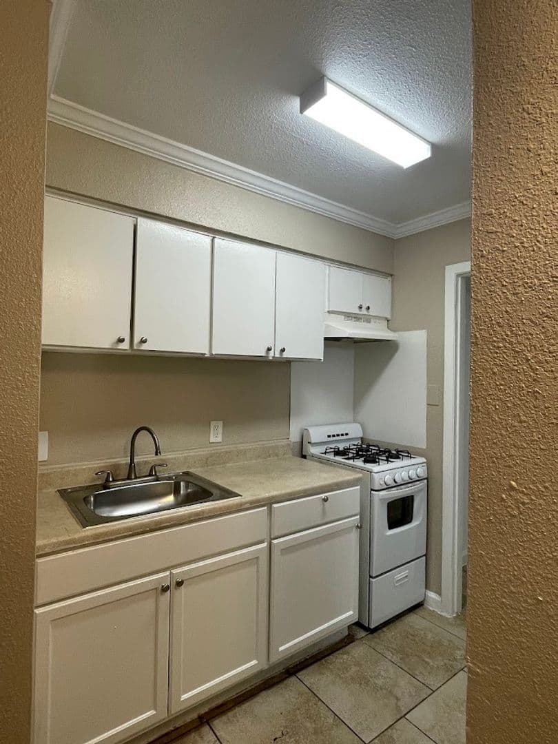 Dallas Apartment: 7303 Ferguson Rd