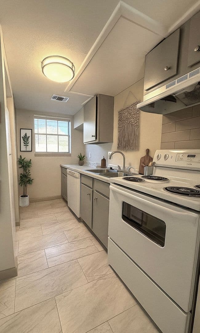 Lubbock Apartment: 5416 50th St