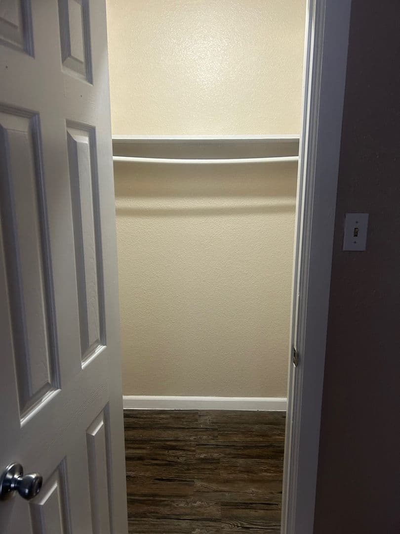 Arlington Apartment: 1676 Carter Drive