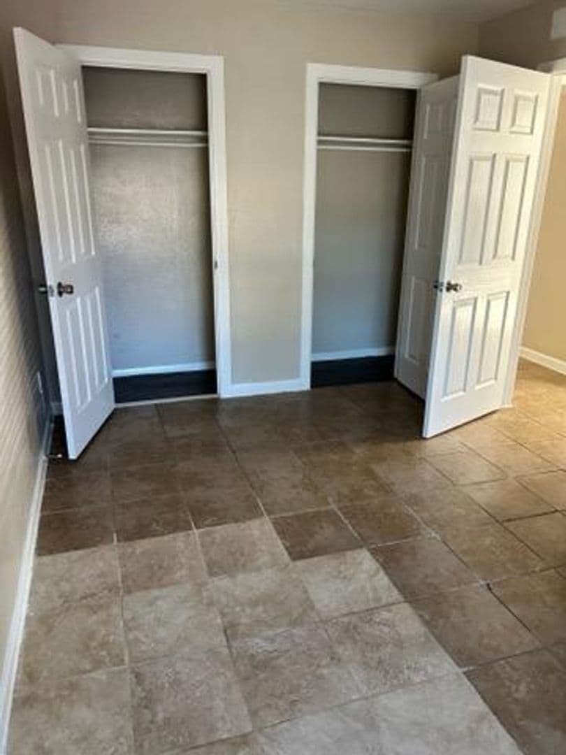 Arlington Apartment: 1676 Carter Drive