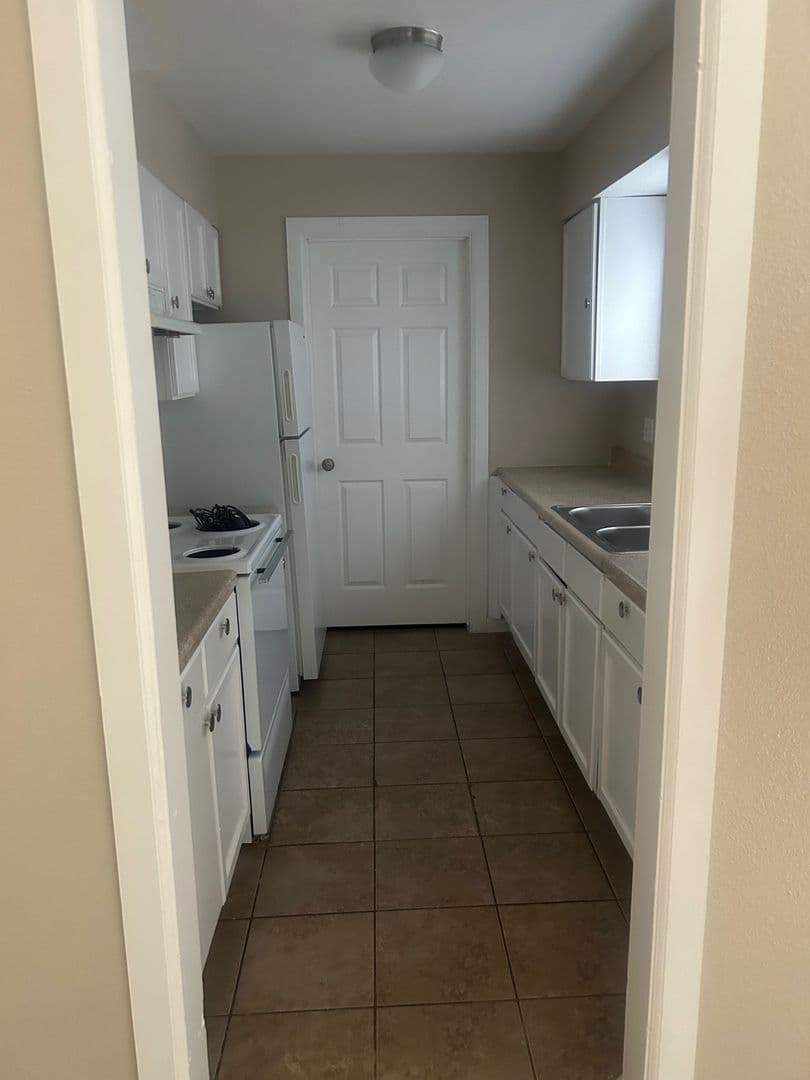 Arlington Apartment: 1676 Carter Drive