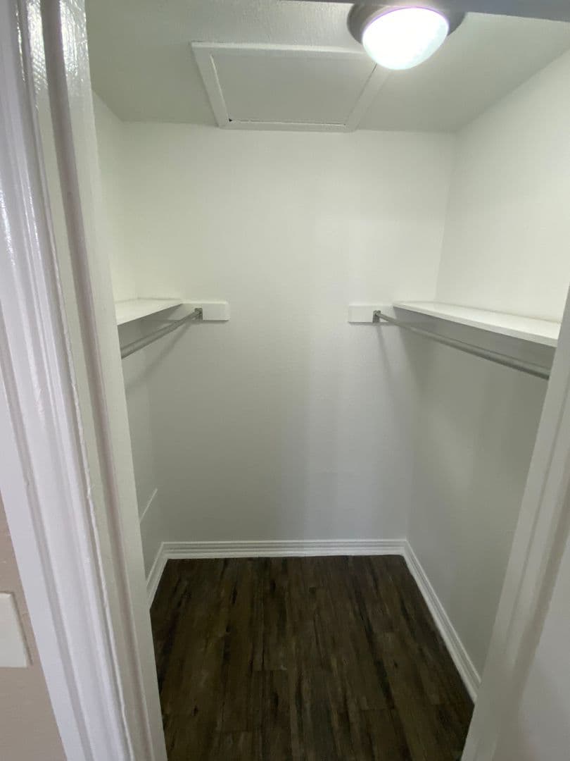 Dallas Apartment: 8039 Chariot Dr