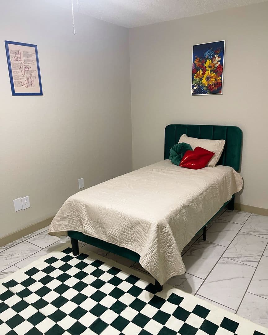 Commerce Apartment: 801 Culver St