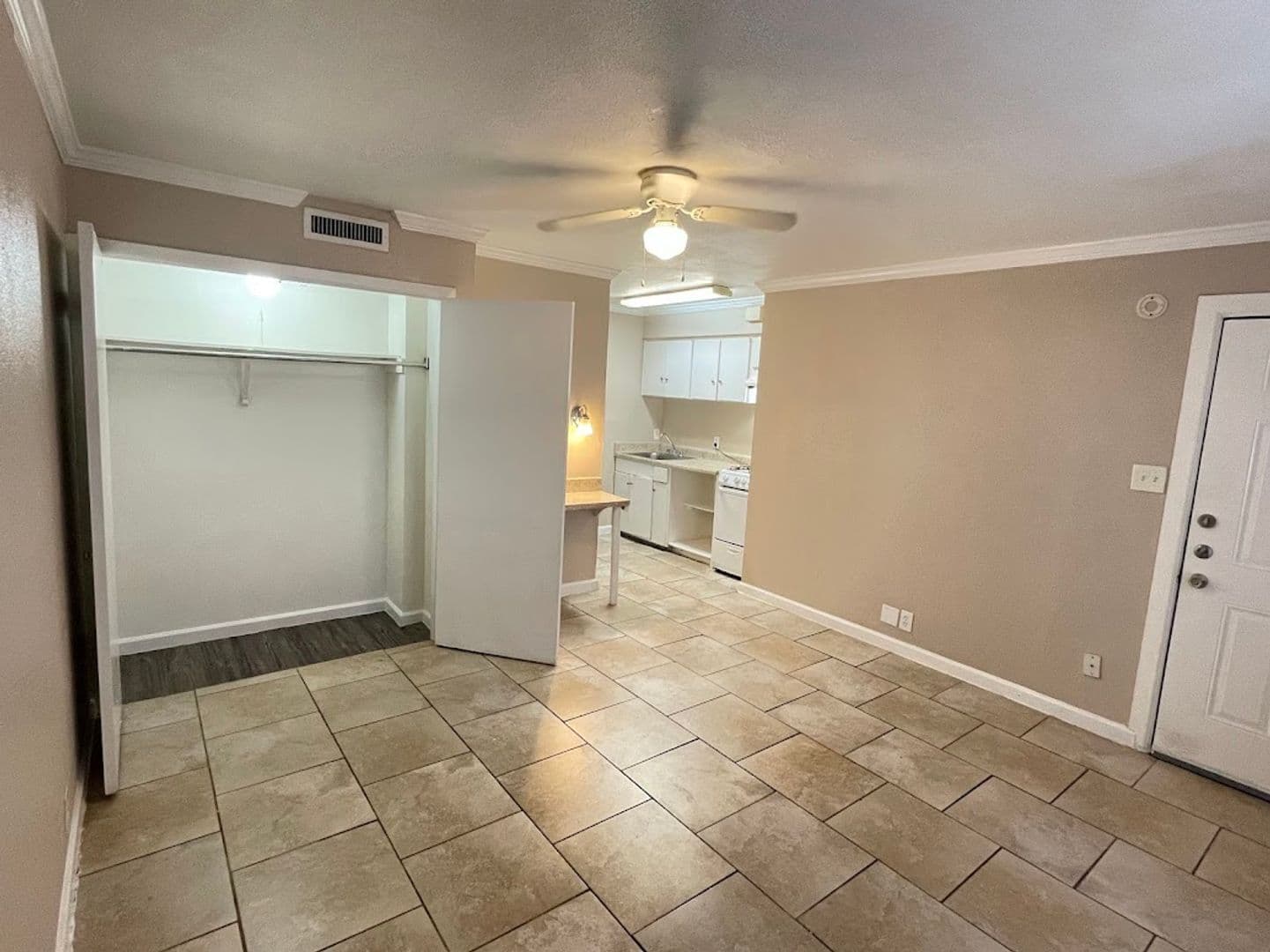 Dallas Apartment: 7303 Ferguson Rd