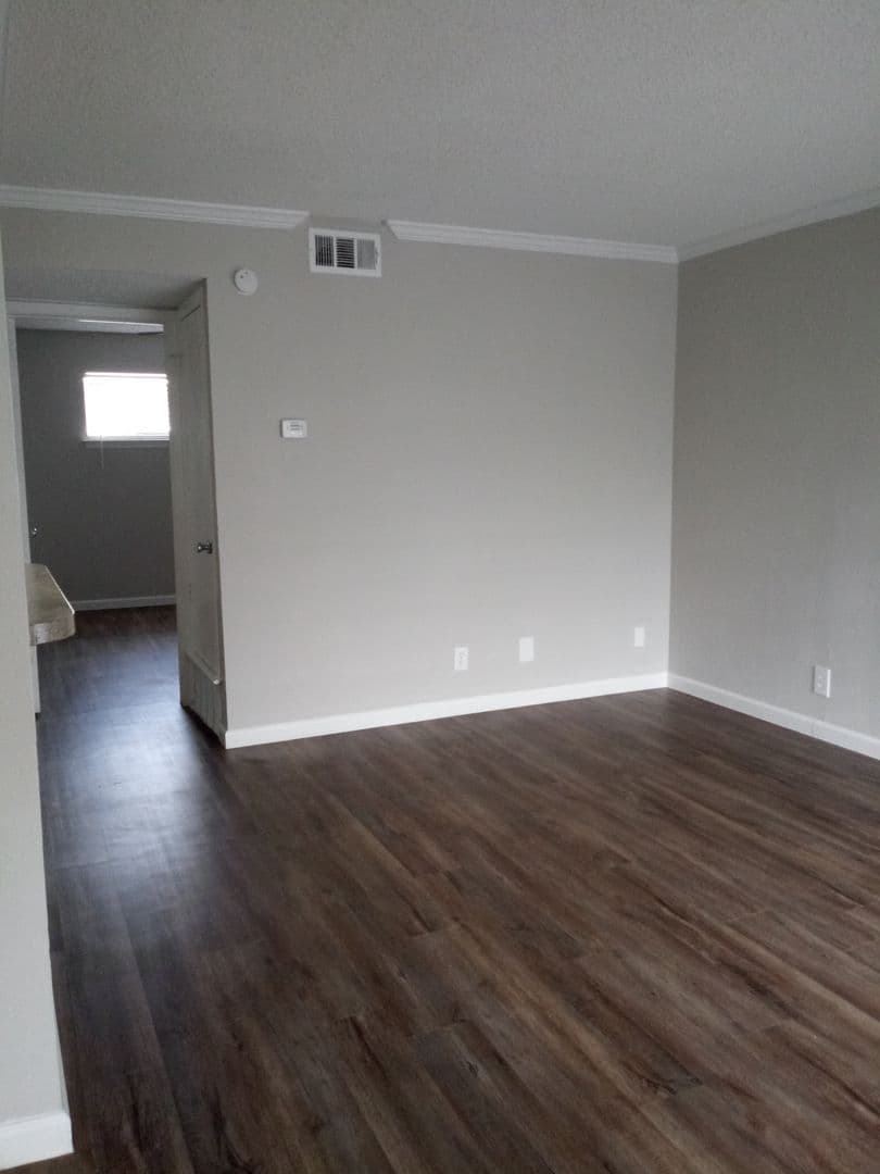 San Antonio Apartment: 462 Utopia Lane