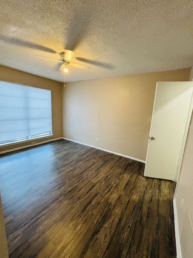 Dallas Apartment: 7621 Ferguson Rd