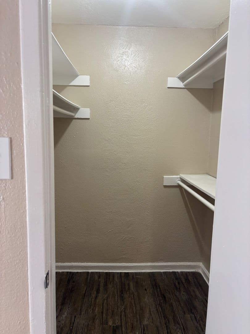 Arlington Apartment: 1676 Carter Drive