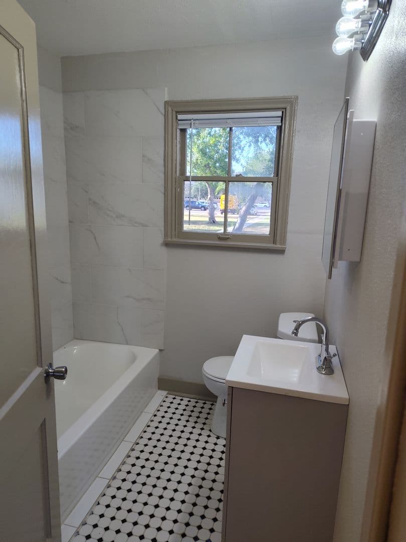 Corpus Christi Apartment: 100 Buccaneer Dr