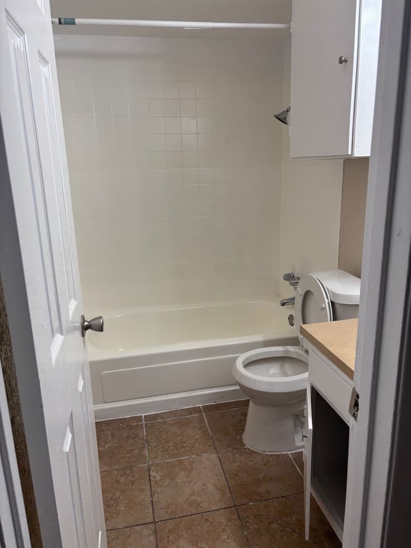 Arlington Apartment: 1676 Carter Drive