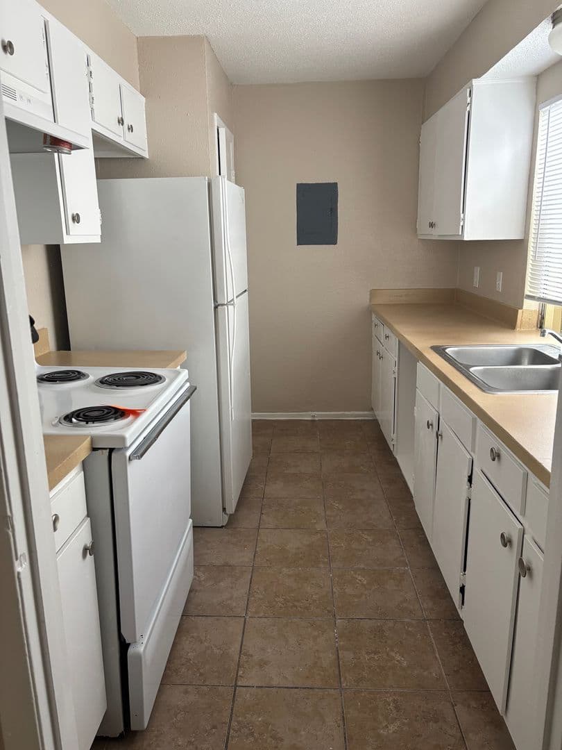 Arlington Apartment: 1676 Carter Drive