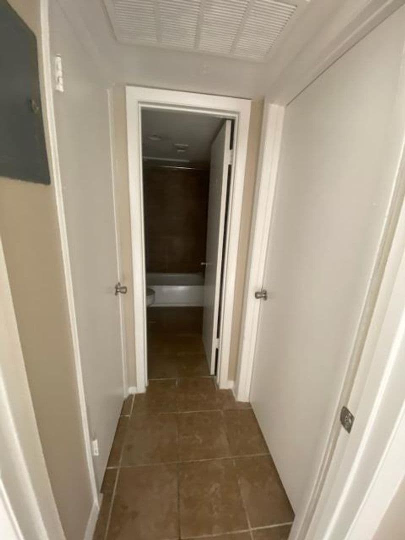 Arlington Apartment: 1676 Carter Drive