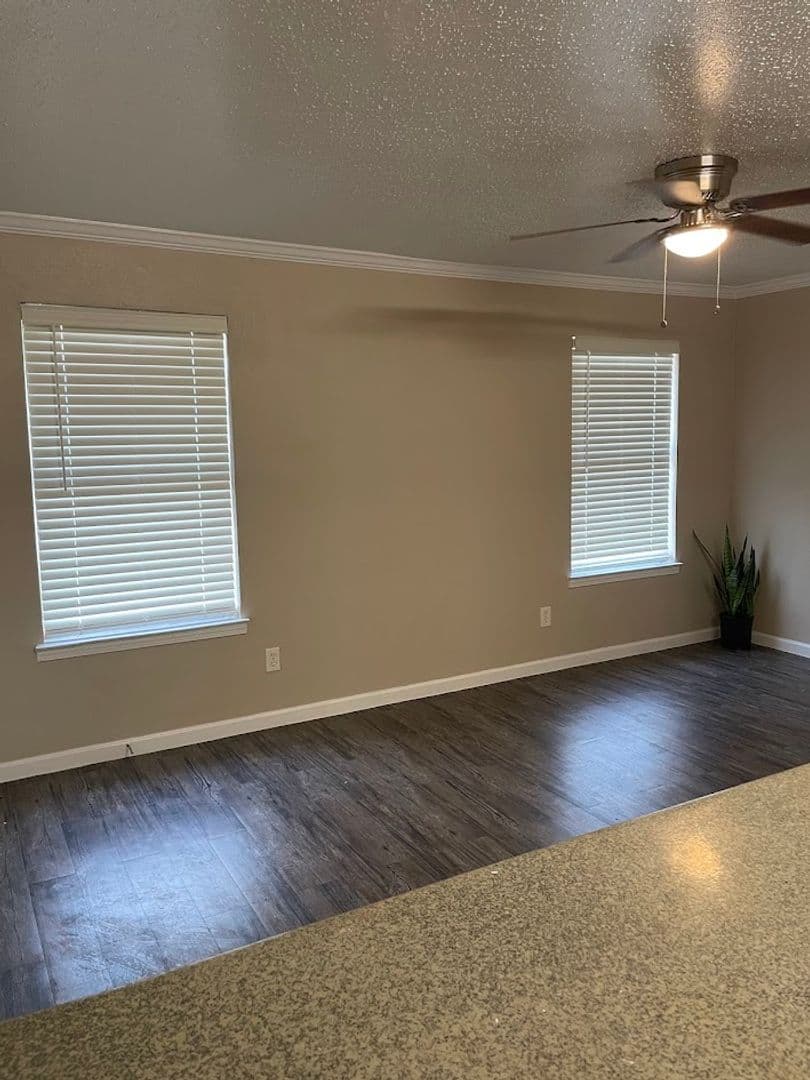 Dallas Apartment: 2722 S Buckner Blvd