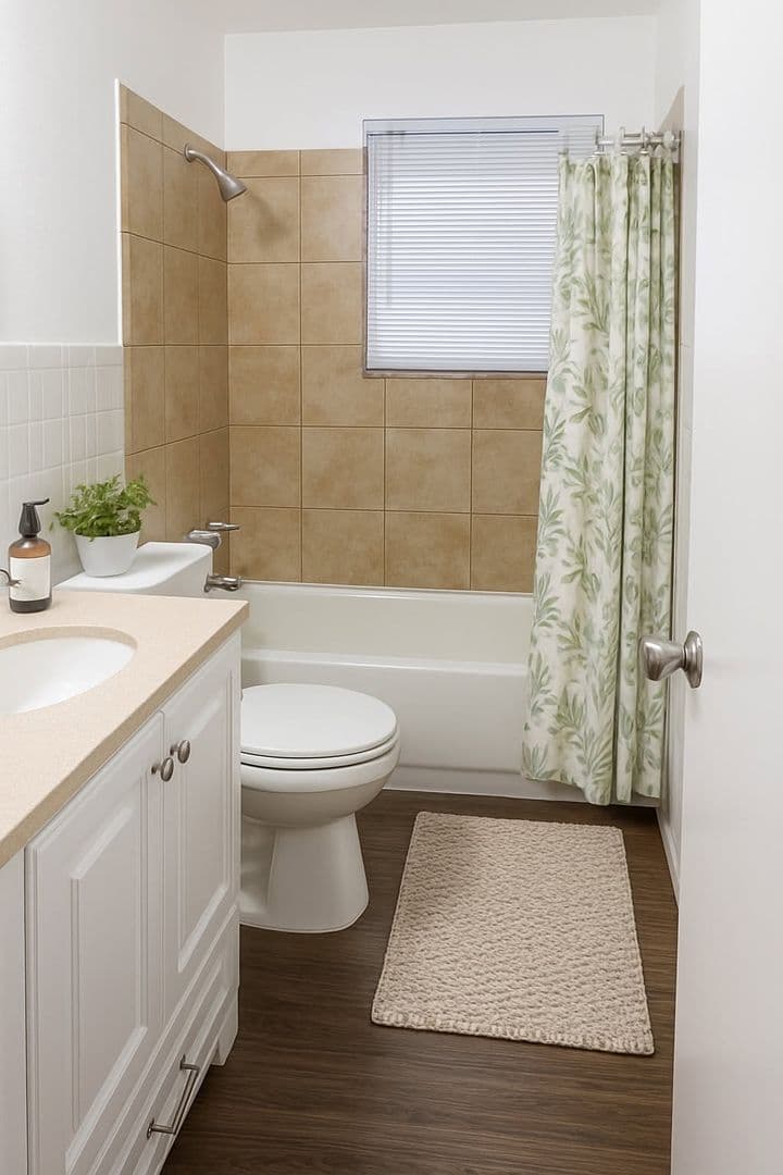Dallas Apartment: 1441 N Jim Miller Rd