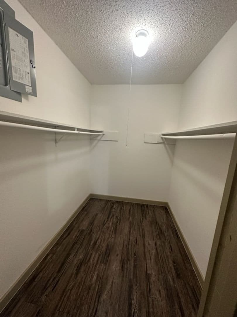 Commerce Apartment: 801 Culver St