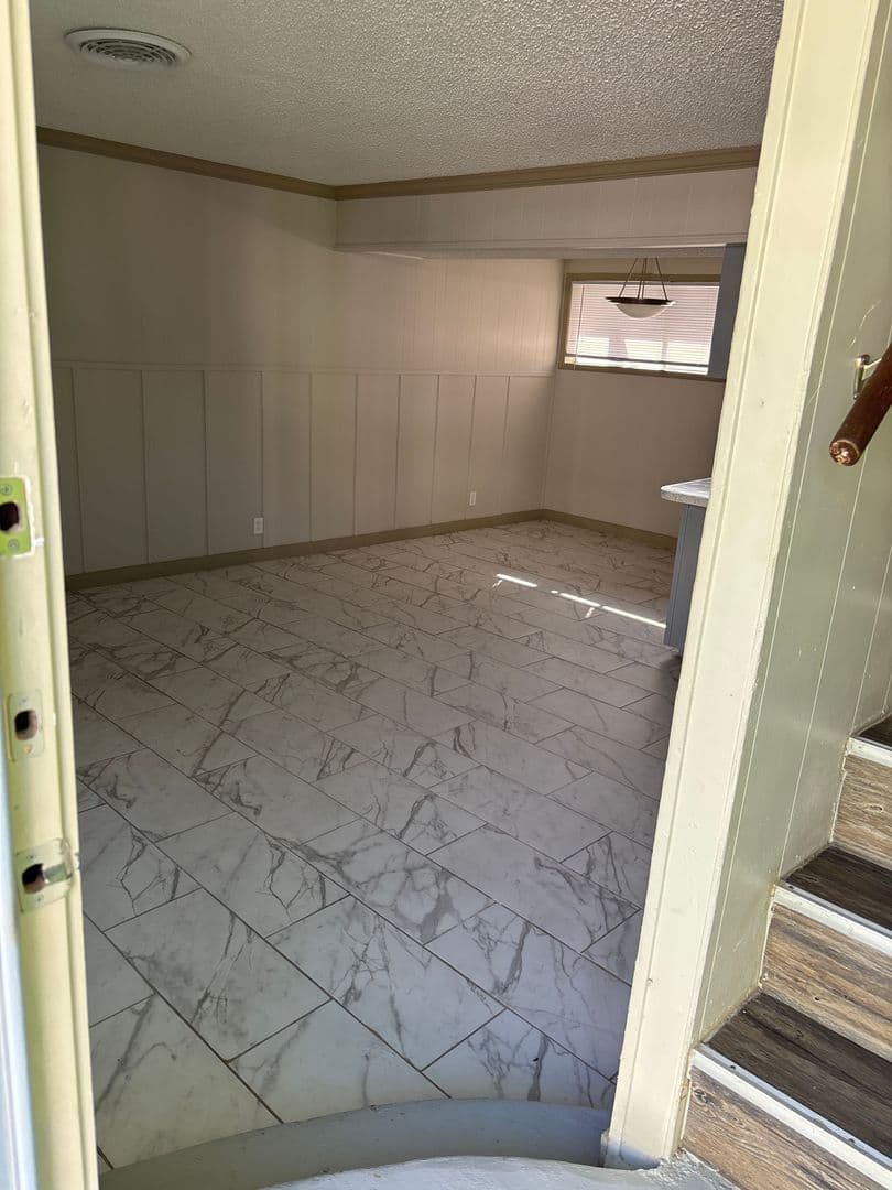 Commerce Apartment: 801 Culver St