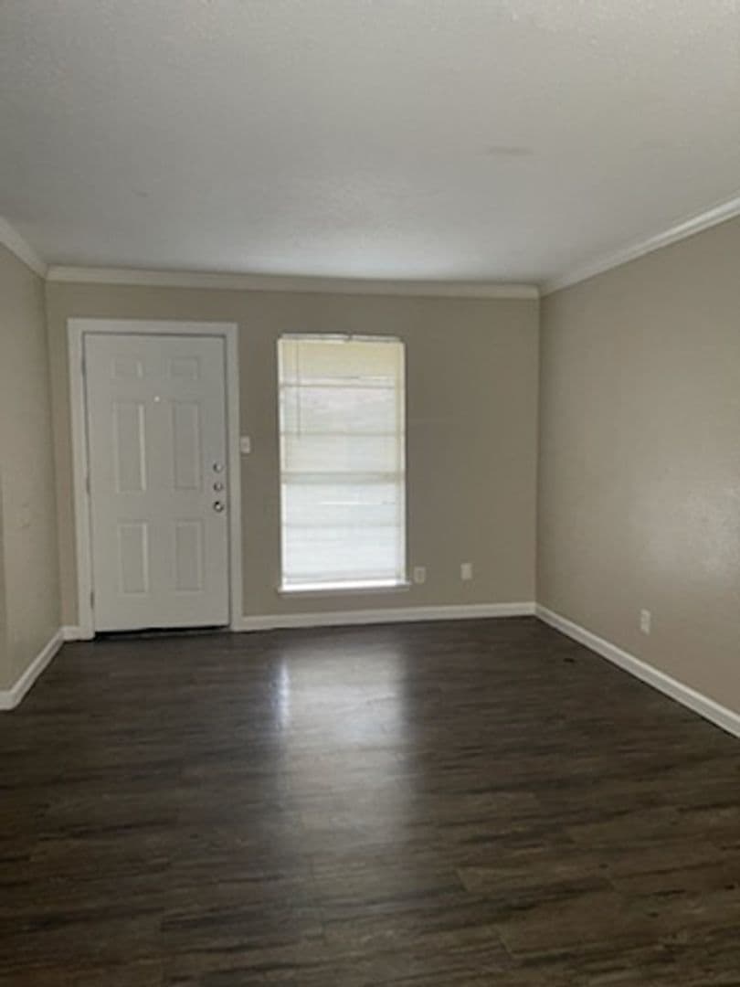Dallas Apartment: 8039 Chariot Dr