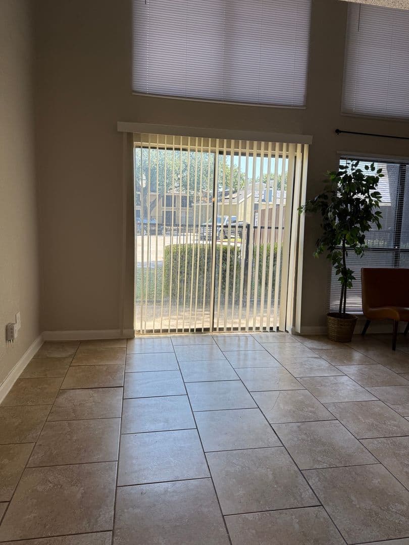 Dallas Apartment: 11511 Ferguson Rd