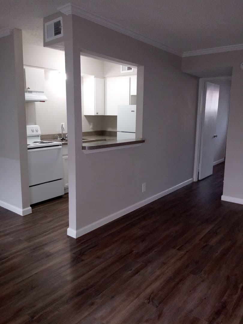 San Antonio Apartment: 462 Utopia Lane