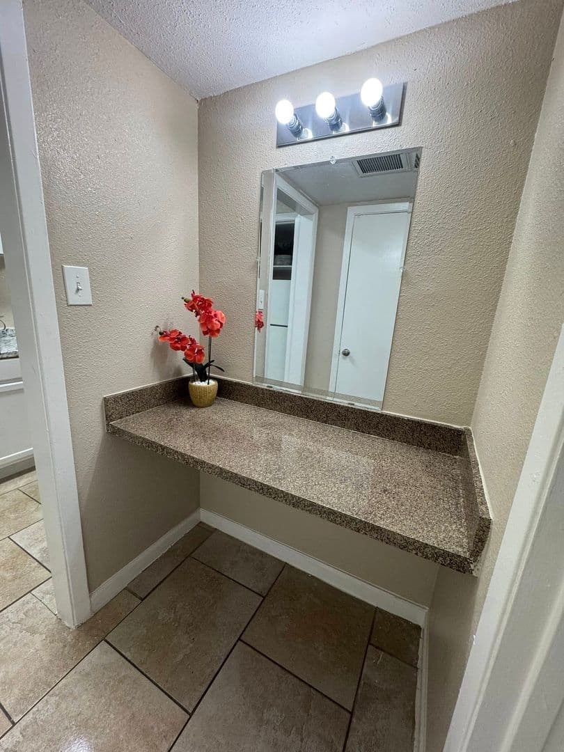 Dallas Apartment: 7303 Ferguson Rd