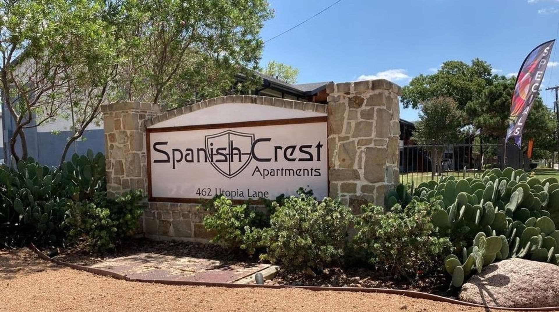 San Antonio Apartment: 462 Utopia Lane