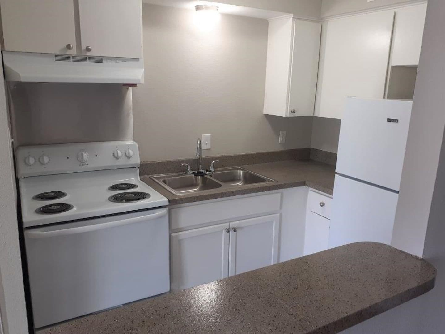 San Antonio Apartment: 462 Utopia Lane